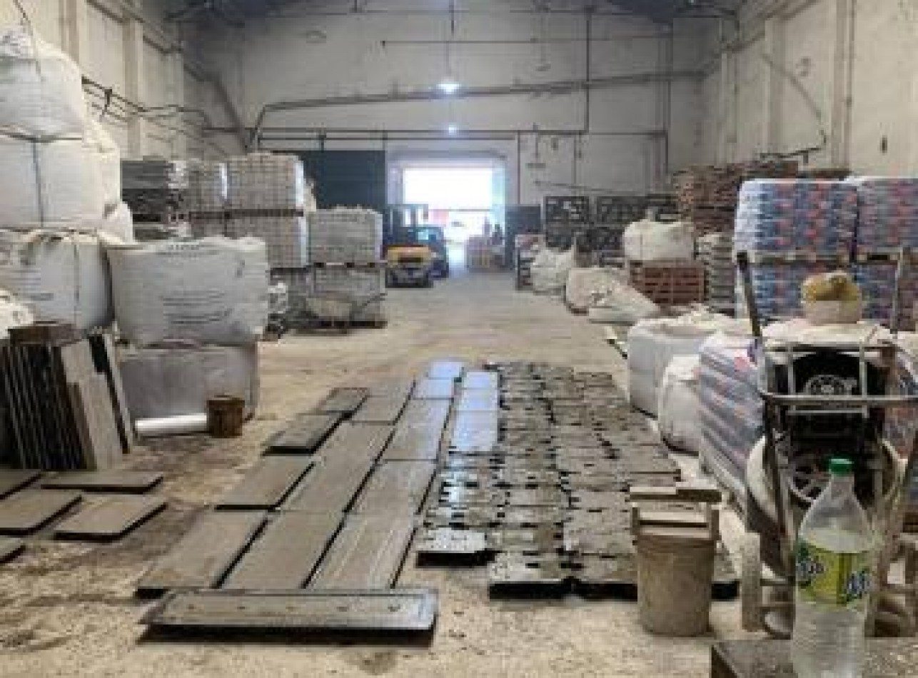 Galpon Comercial con Oficinas