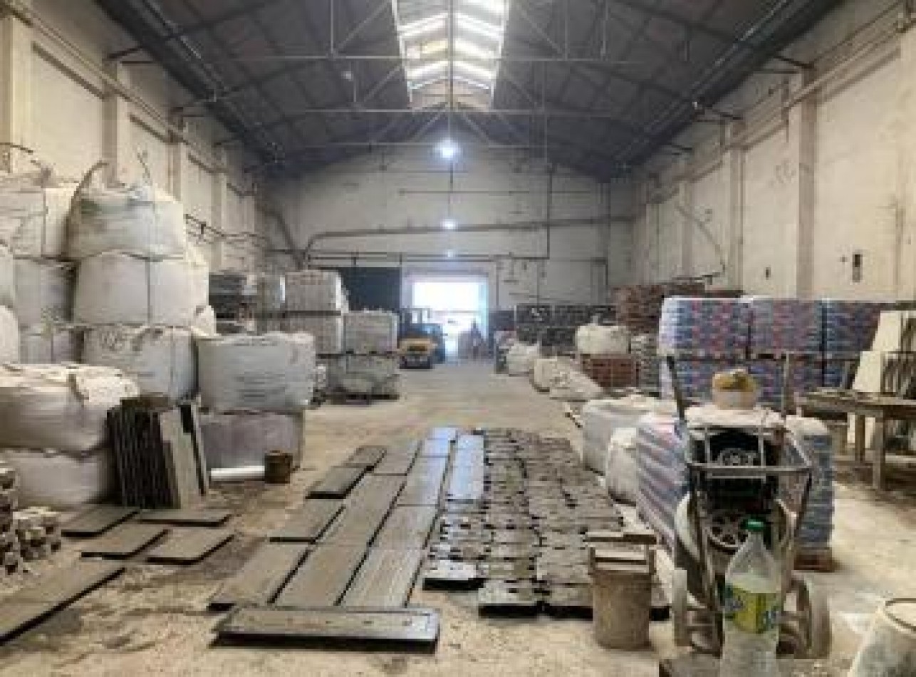 Galpon Comercial con Oficinas