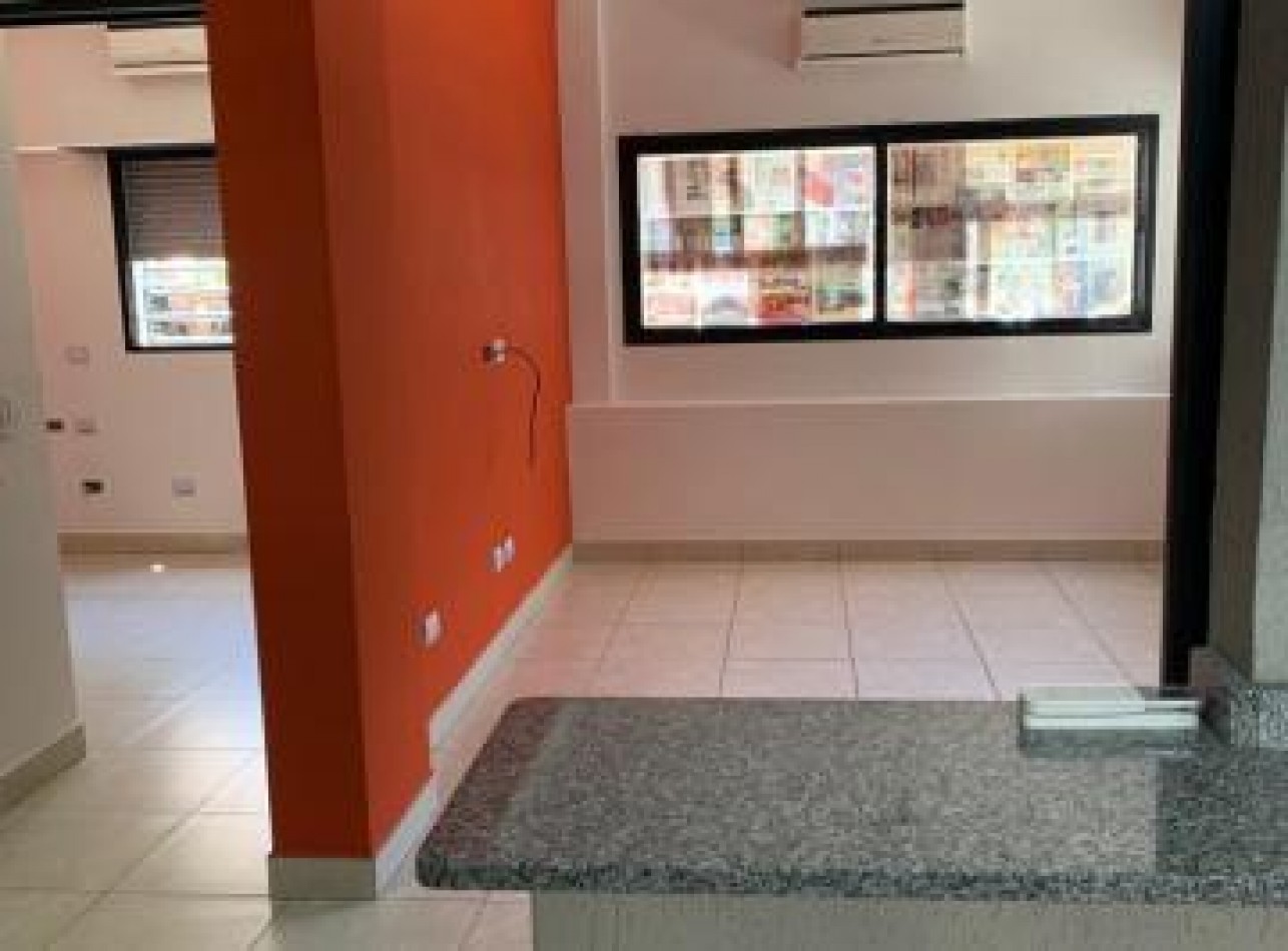 P. H, P. B, Al Frente, 3 Ambientes, con Parrilla y Cochera