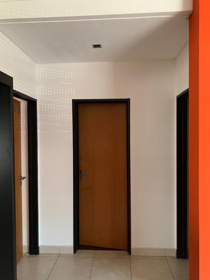 P. H, P. B, Al Frente, 3 Ambientes, con Parrilla y Cochera