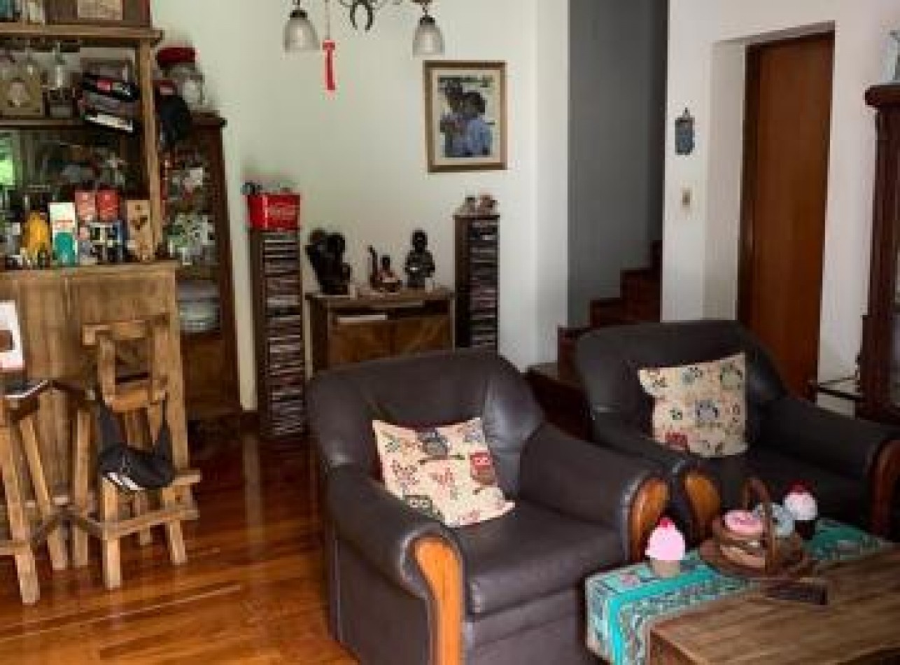 Casa con Jardin y Quincho - Excelente Ubicacion