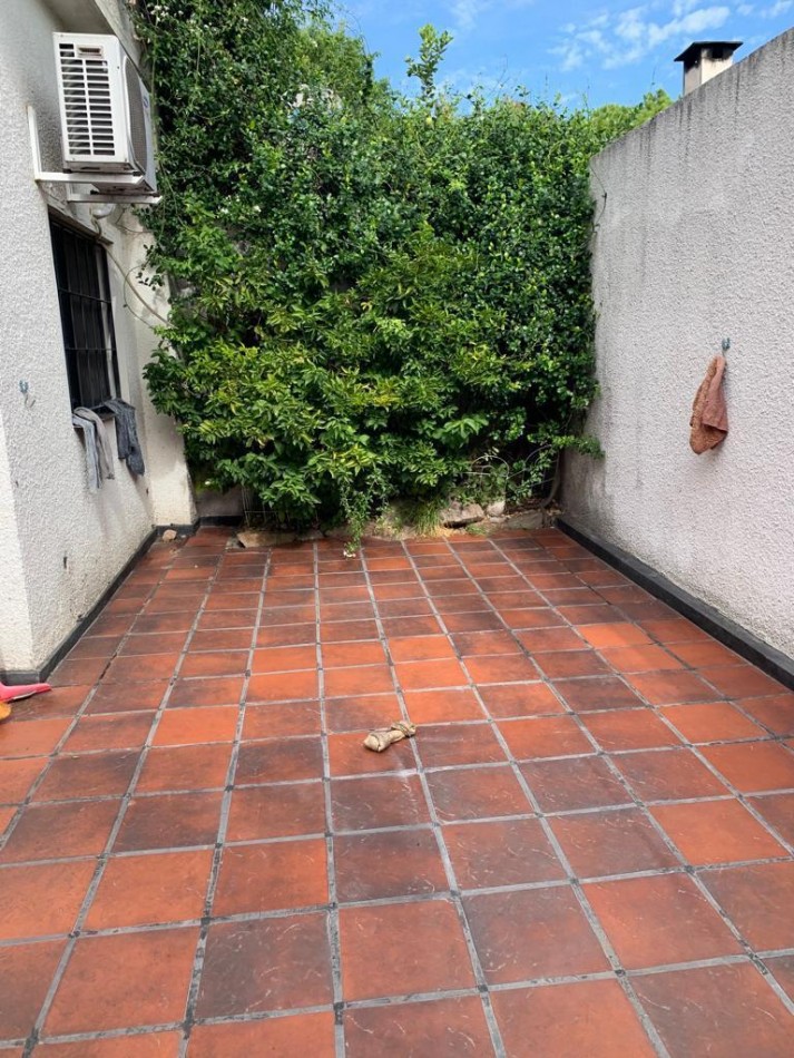 Casa con Jardin y Quincho - Excelente Ubicacion