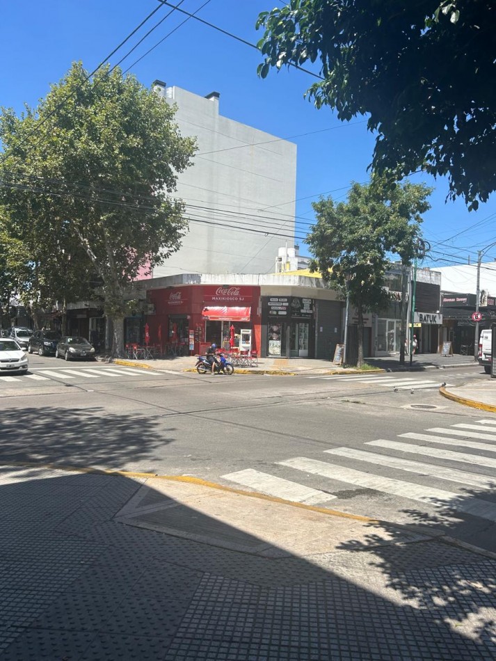 EXCELENTE LOCAL COMERCIAL EN ZONA DE ALTO TRANSITO- VILLA LUGANO
