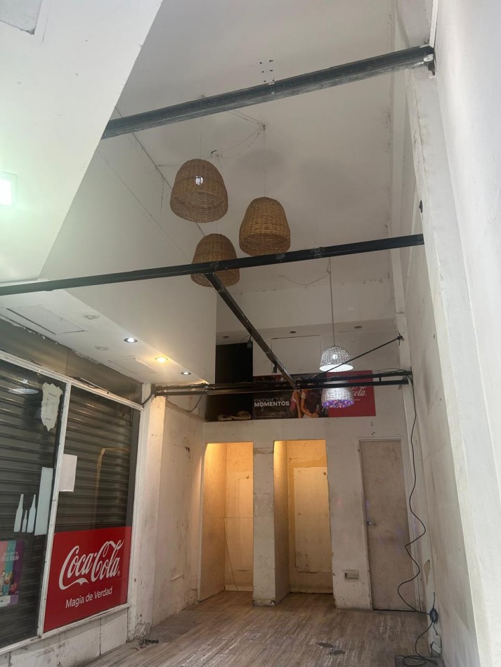 EXCELENTE LOCAL COMERCIAL EN ZONA DE ALTO TRANSITO- VILLA LUGANO