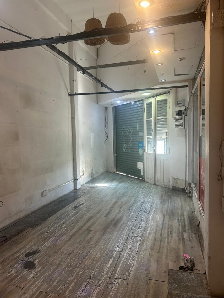 EXCELENTE LOCAL COMERCIAL EN ZONA DE ALTO TRANSITO- VILLA LUGANO