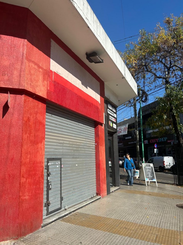 EXCELENTE LOCAL COMERCIAL EN ZONA DE ALTO TRANSITO- VILLA LUGANO