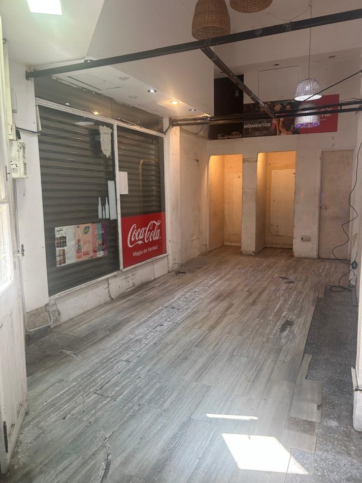 EXCELENTE LOCAL COMERCIAL EN ZONA DE ALTO TRANSITO- VILLA LUGANO