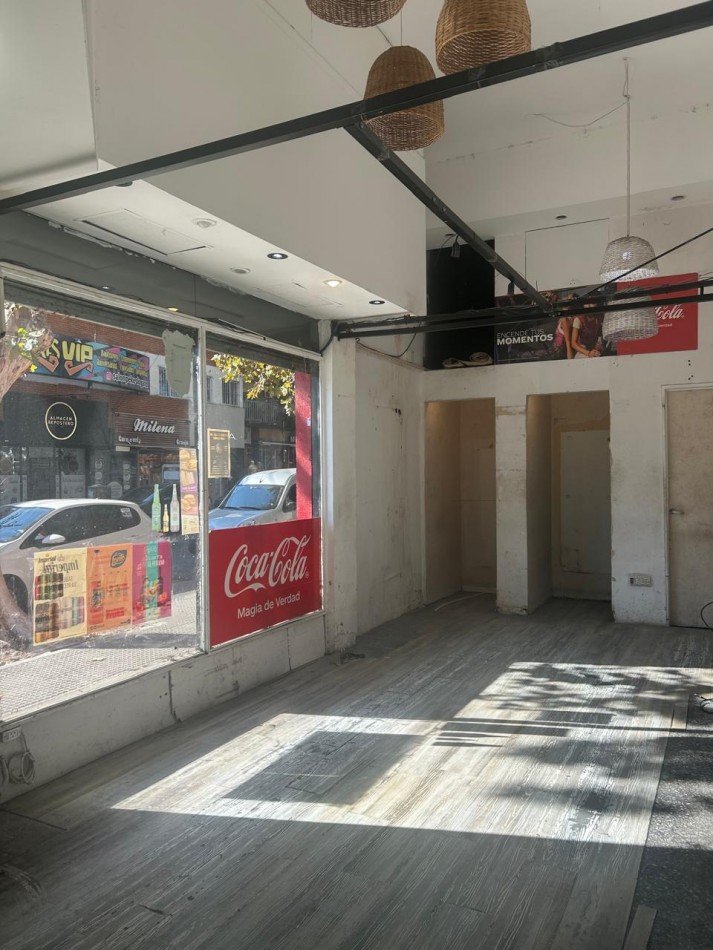 EXCELENTE LOCAL COMERCIAL EN ZONA DE ALTO TRANSITO- VILLA LUGANO