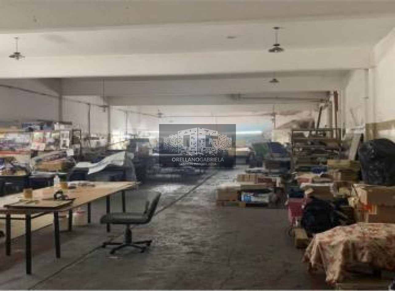 Galpon Comercial con Vivienda Venta en Block
