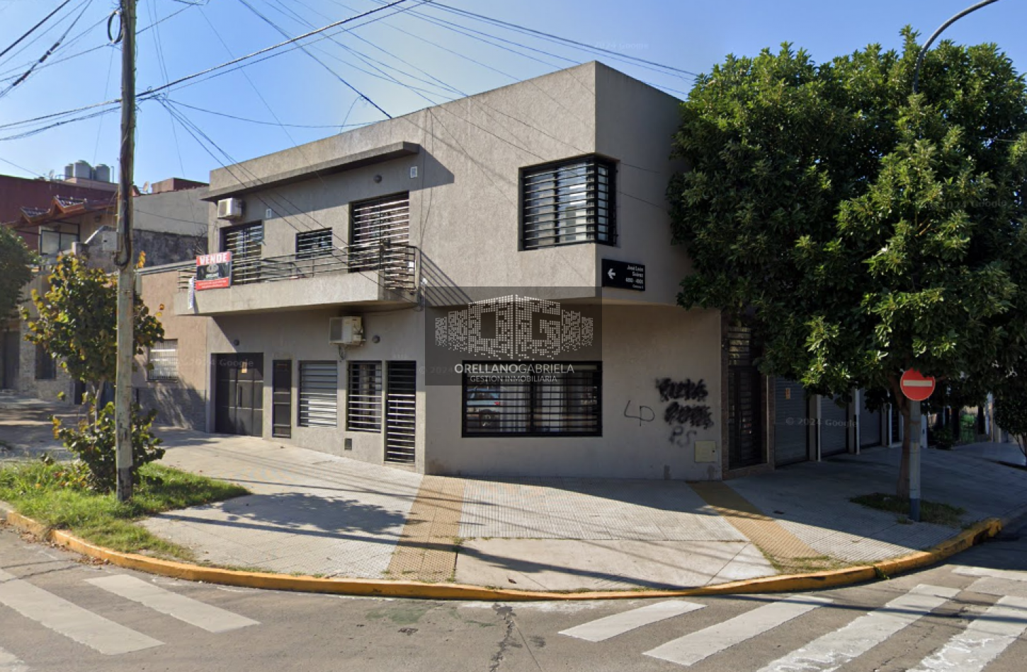 VENDE DEPTO 3 AMBIENTES PB AL FRENTE CON PATIO